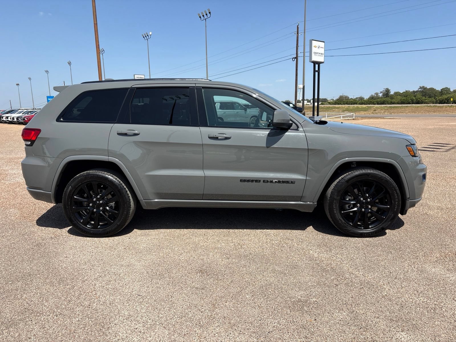 Used 2021 Jeep Grand Cherokee Laredo X RWD image 7