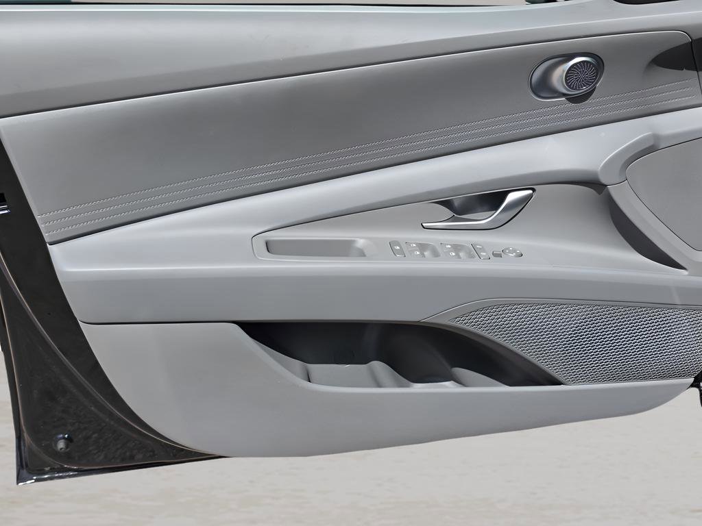 New 2026 Hyundai Elantra SE image 12