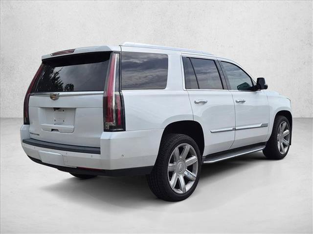 Used 2018 Cadillac Escalade Luxury AWD/4WD image 3