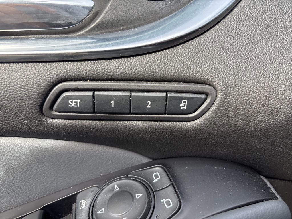 Used 2019 Buick Enclave Premium w/ Experience Buick Package image 8