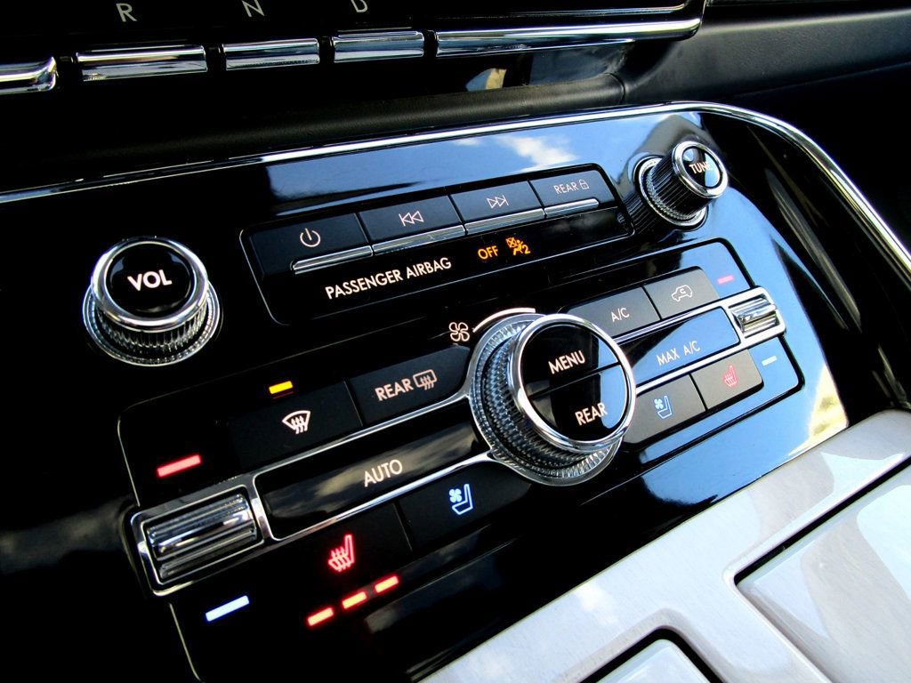 Used 2021 Lincoln Navigator L Black Label w/ Cargo Convenience Package image 29