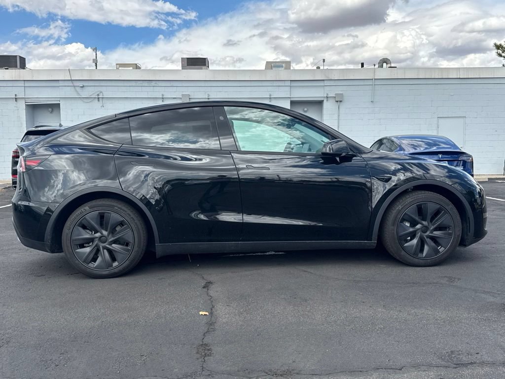 Used 2024 Tesla Model Y Long Range AWD/4WD image 9