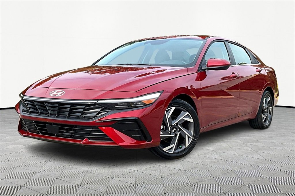 Certified 2025 Hyundai Elantra SEL image 1