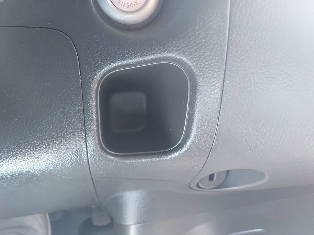 Used 2014 Nissan Cube 1.8 SL w/ Interior Designer Package FWD image 15