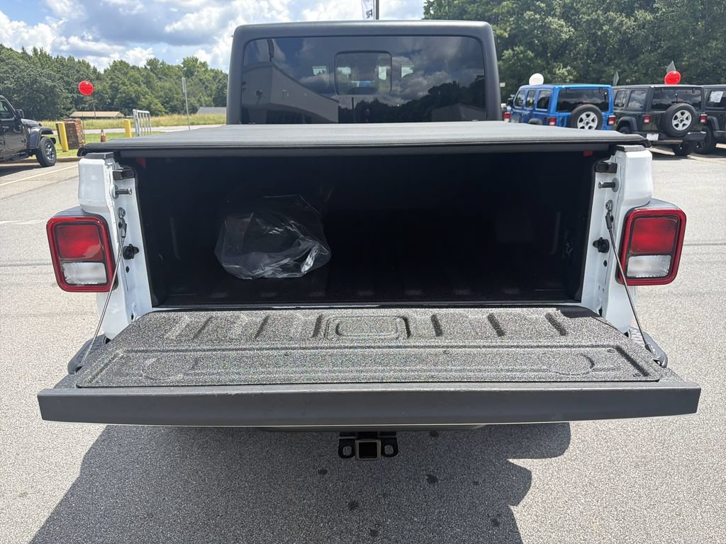 Used 2024 Jeep Gladiator Sport AWD/4WD image 18