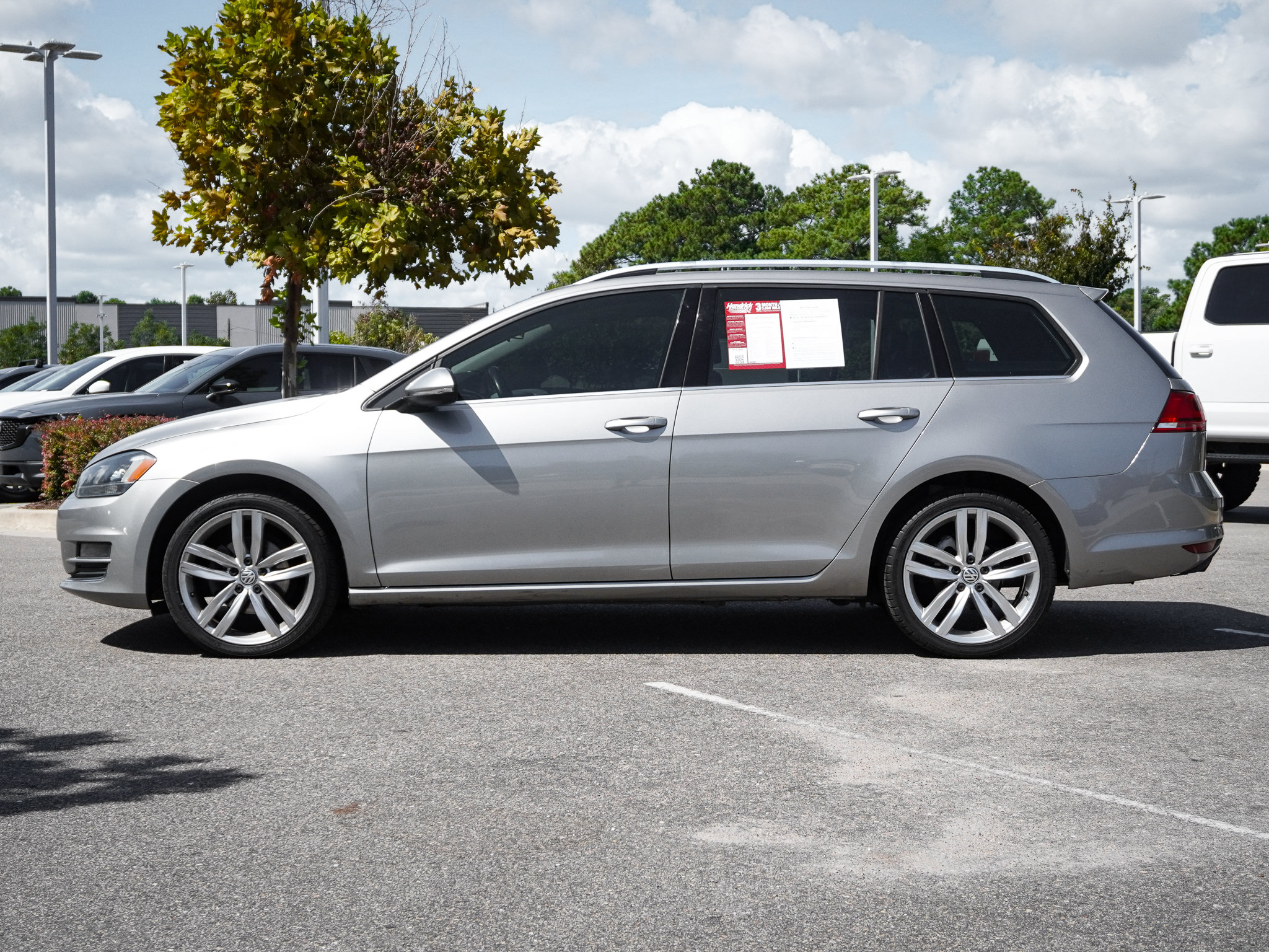 Used 2015 Volkswagen Golf TDI SEL w/ Lighting Package (SEL) FWD image 7
