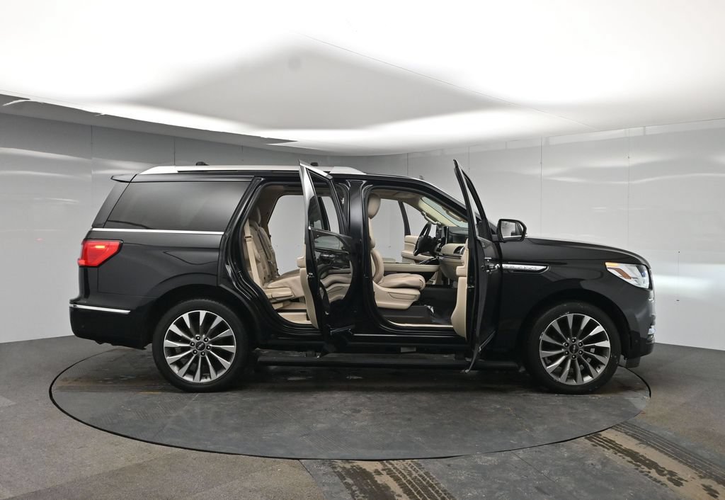 Used 2020 Lincoln Navigator Reserve w/ Cargo Convenience Package AWD/4WD image 53