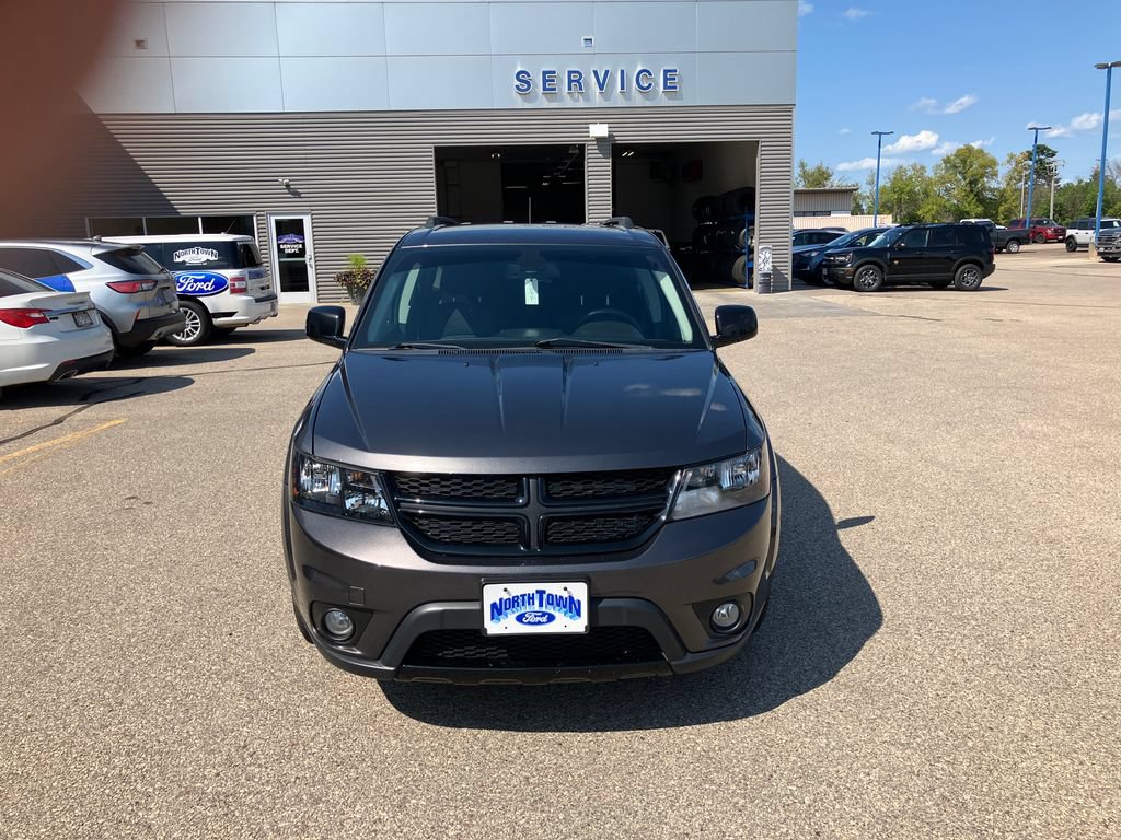 Used 2018 Dodge Journey SXT w/ Blacktop Package FWD image 3
