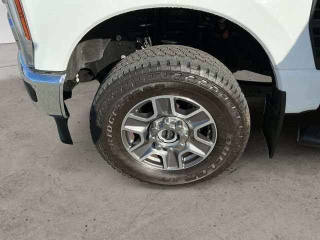 Used 2025 Ford F350 Lariat w/ FX4 Off-Road Package AWD/4WD image 10