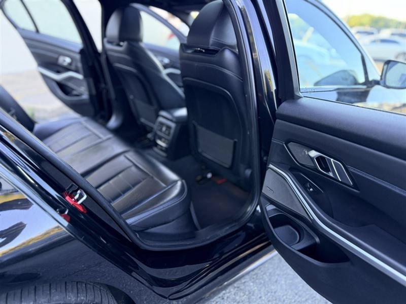 Used 2019 BMW 330i xDrive Sedan w/ M Sport Package AWD/4WD image 19
