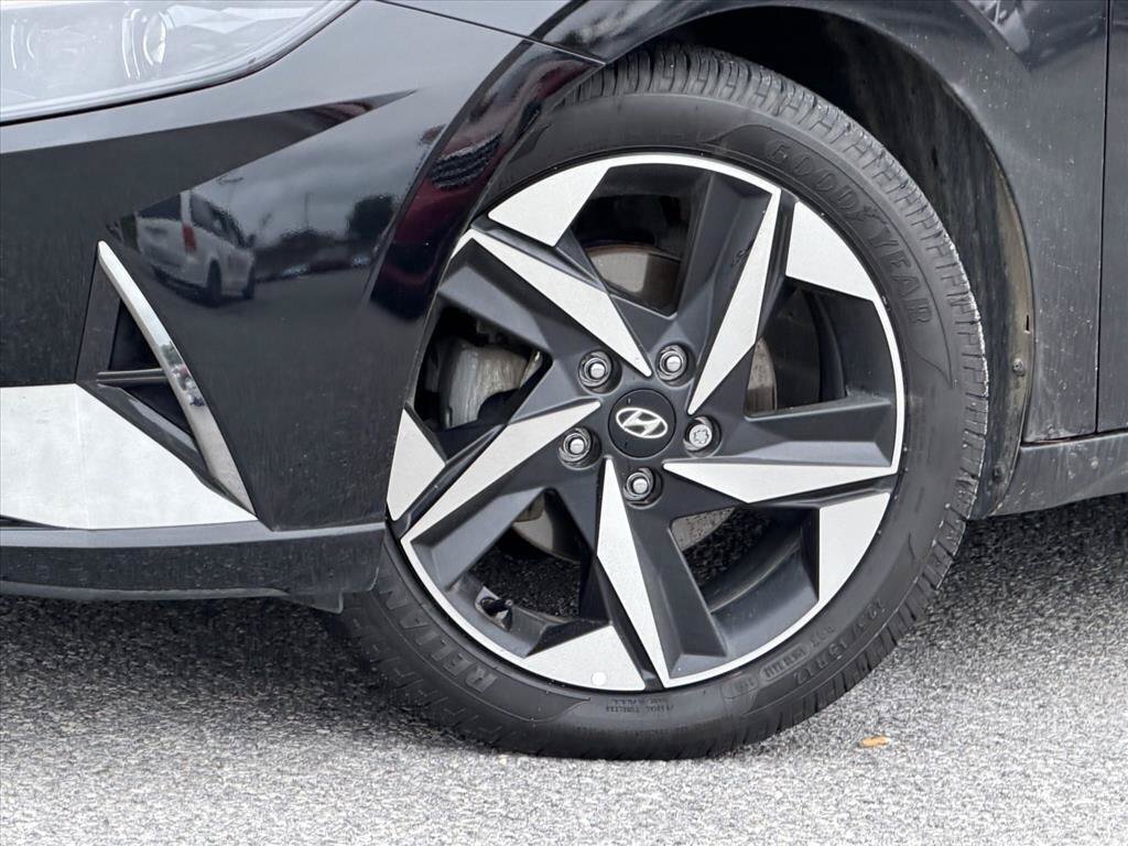 Used 2023 Hyundai Elantra Limited FWD image 32