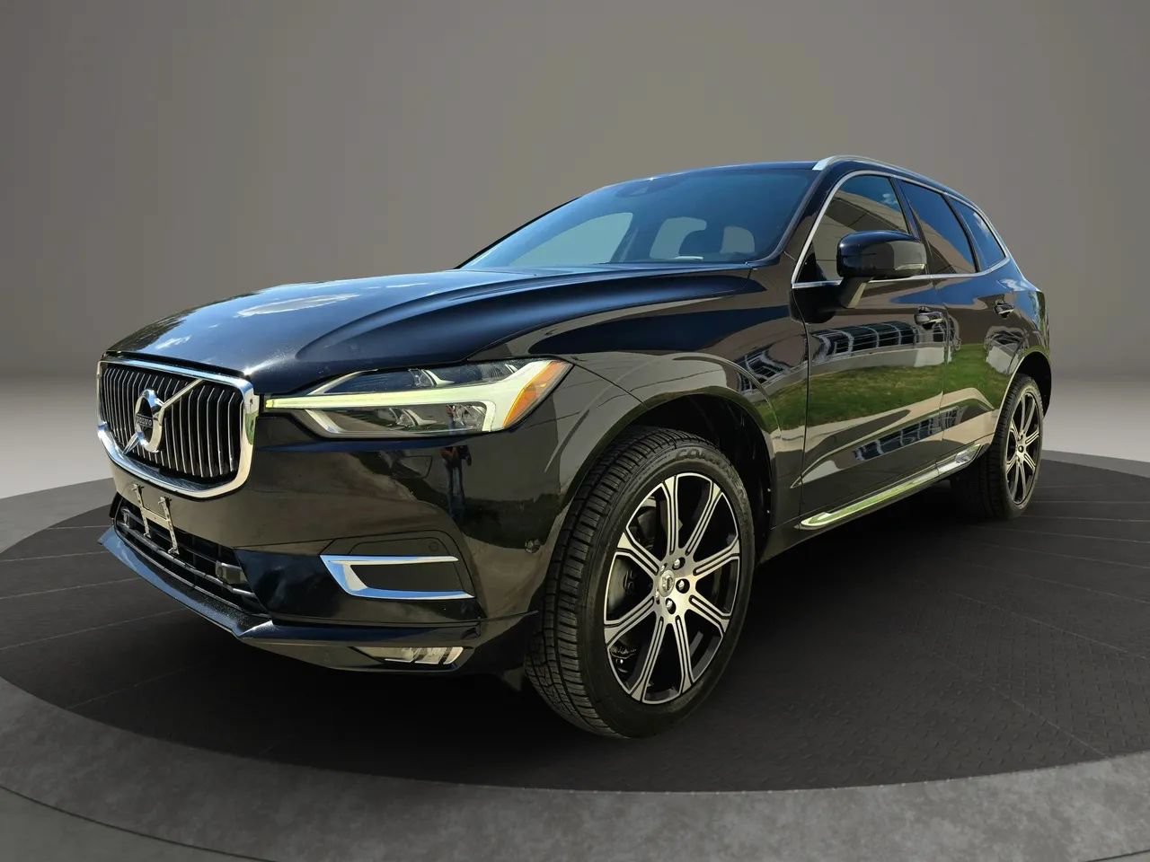 Used 2018 Volvo XC60 T6 Inscription w/ Luxury Seat Package AWD/4WD image 4