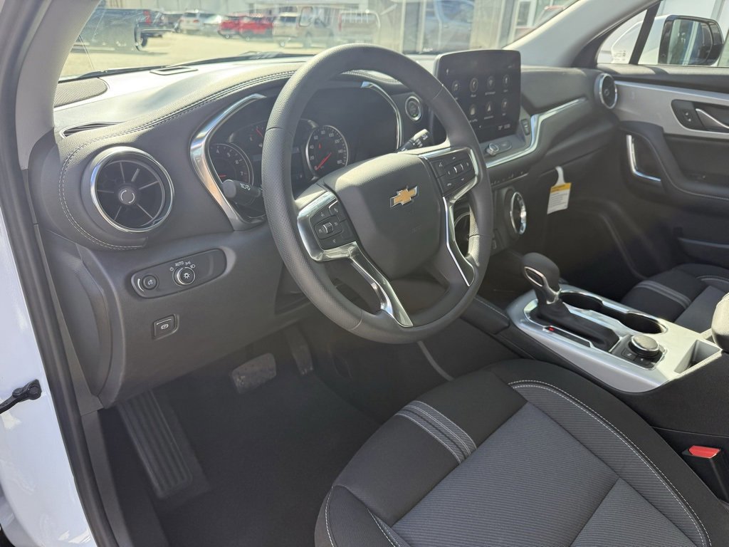 New 2026 Chevrolet Blazer LT w/ LPO, Black Sport Package image 7