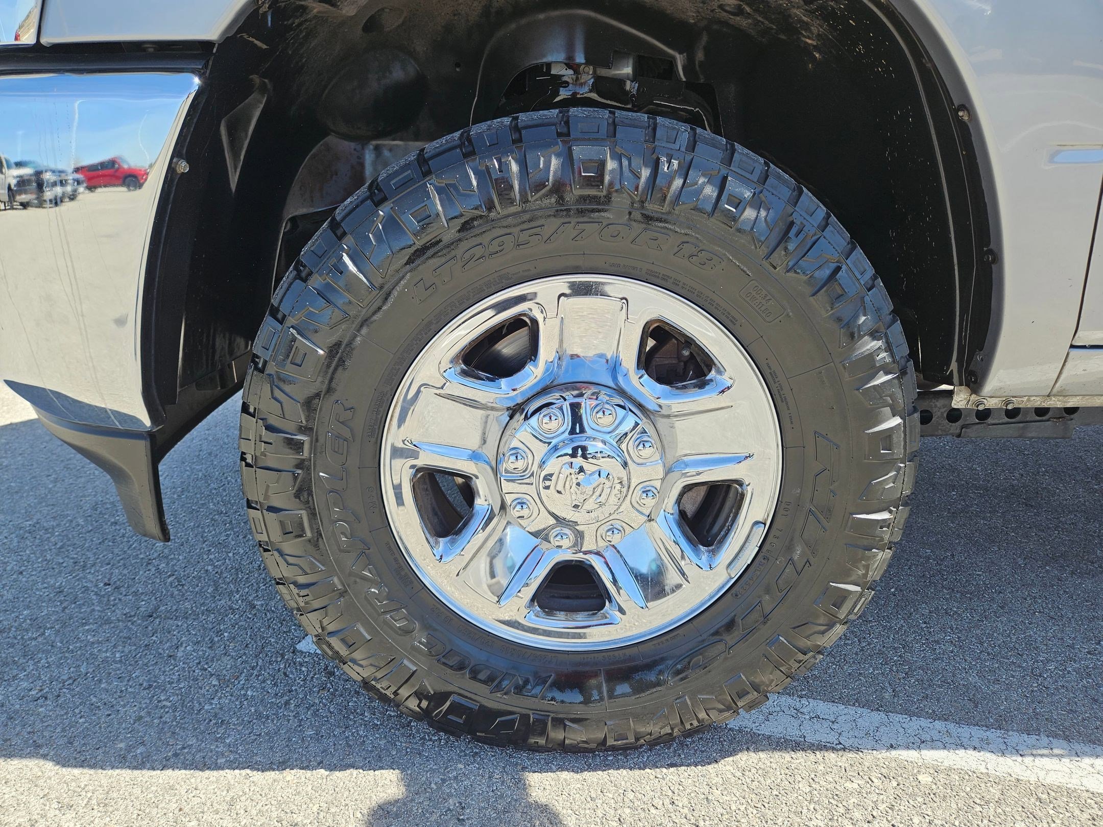 Used 2024 RAM 2500 Tradesman w/ Chrome Appearance Group image 32