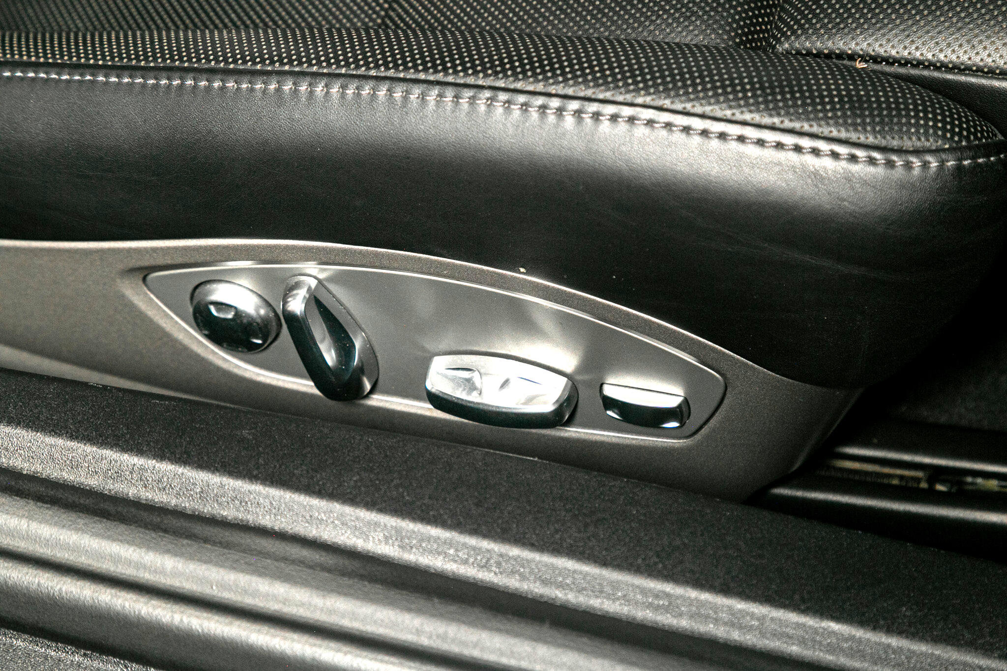 Used 2015 Porsche 911 Turbo image 23