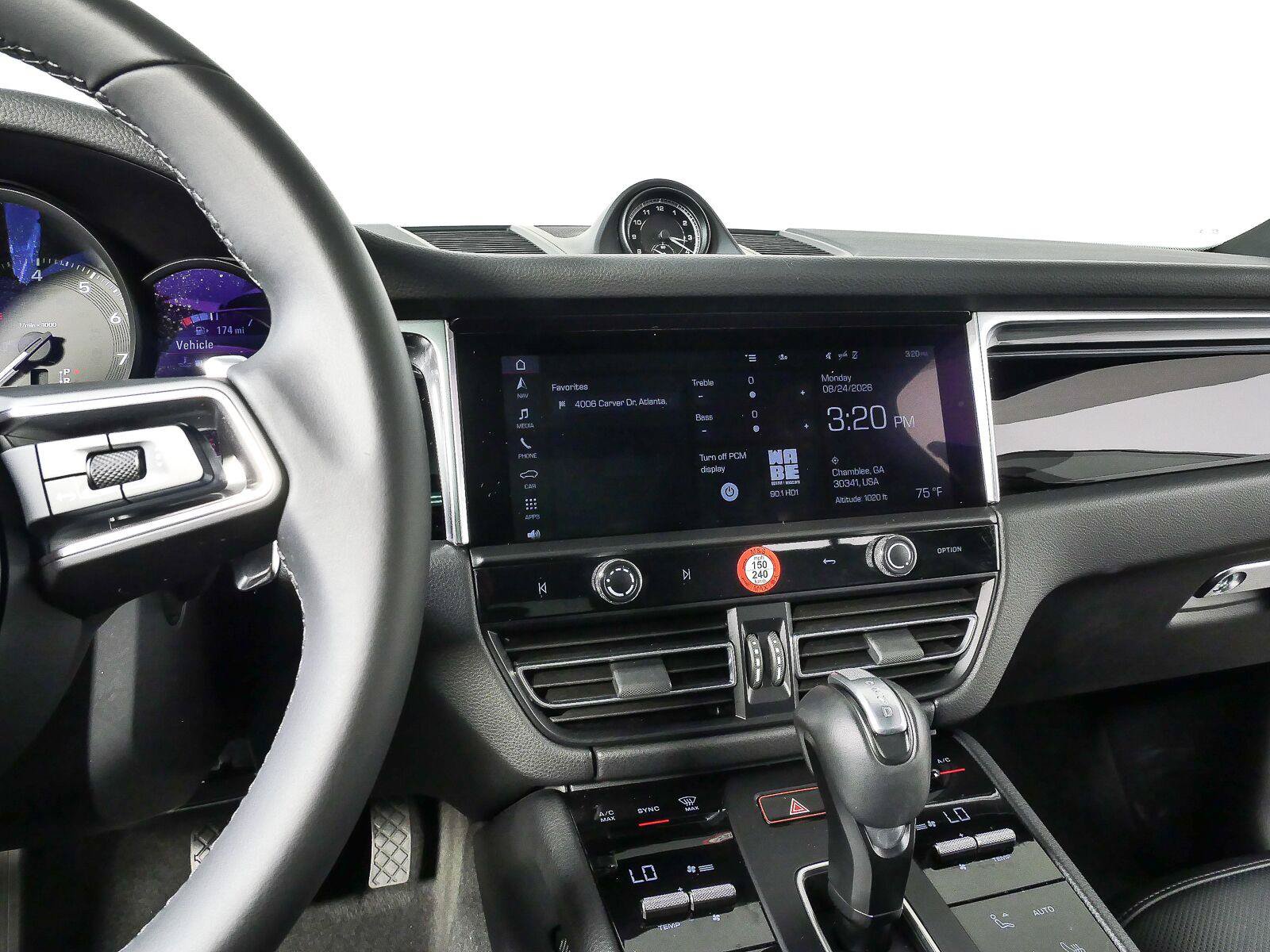 Certified 2025 Porsche Macan Turbo AWD/4WD image 13