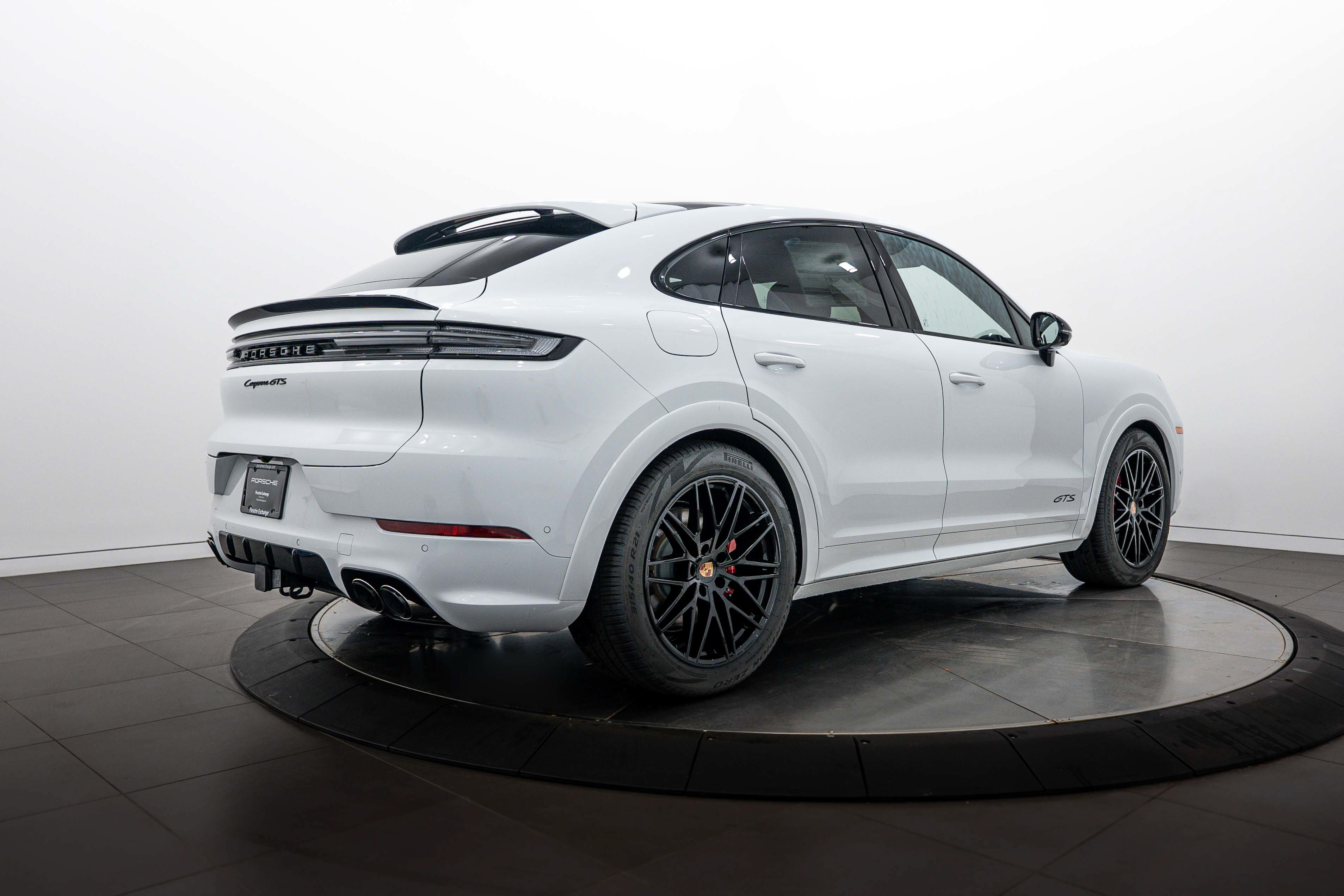 New 2026 Porsche Cayenne GTS AWD/4WD image 7