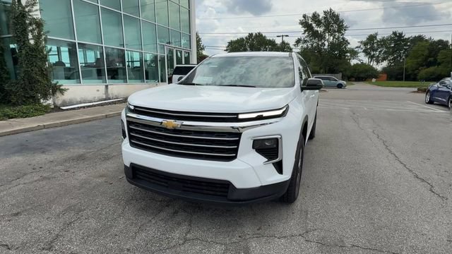 Used 2025 Chevrolet Traverse LT AWD/4WD image 3