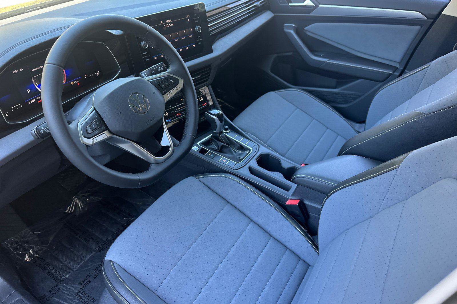 New 2025 Volkswagen Jetta SE image 9