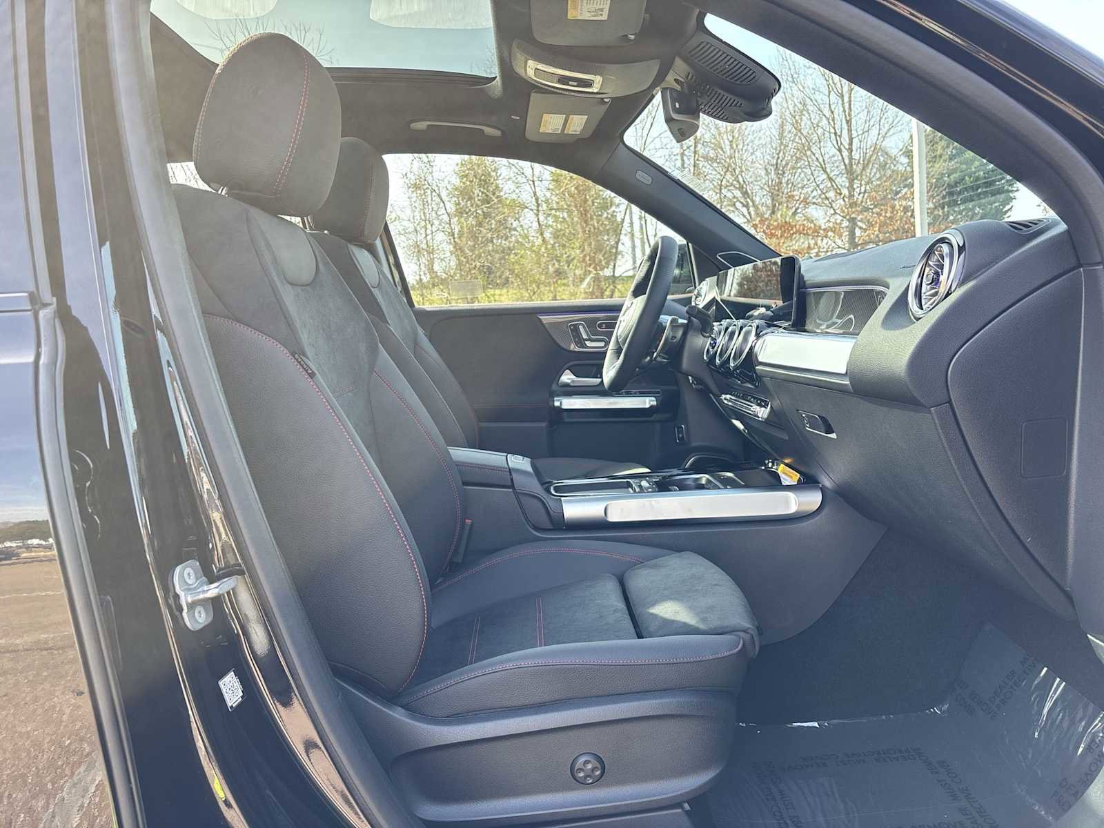 New 2026 Mercedes-Benz GLB 35 AMG 4MATIC image 20