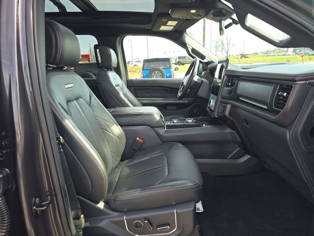 Used 2024 Ford Expedition Platinum AWD/4WD image 19