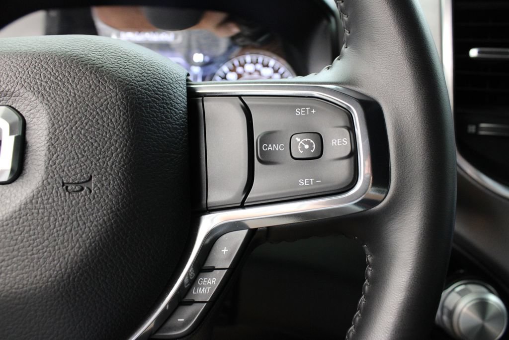 Used 2024 RAM 1500 Laramie AWD/4WD image 28