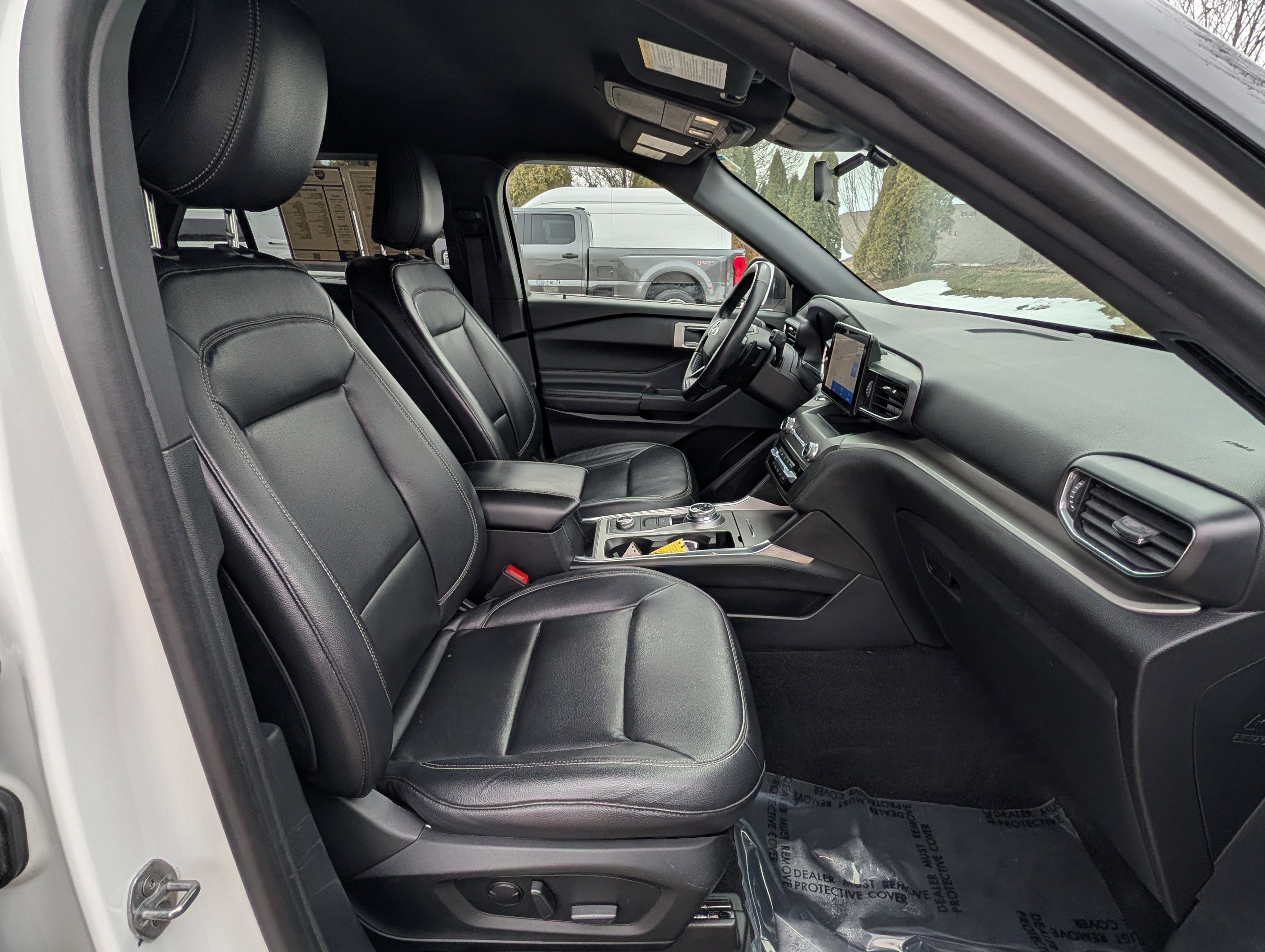 Used 2020 Ford Explorer XLT w/ Equipment Group 202A image 9