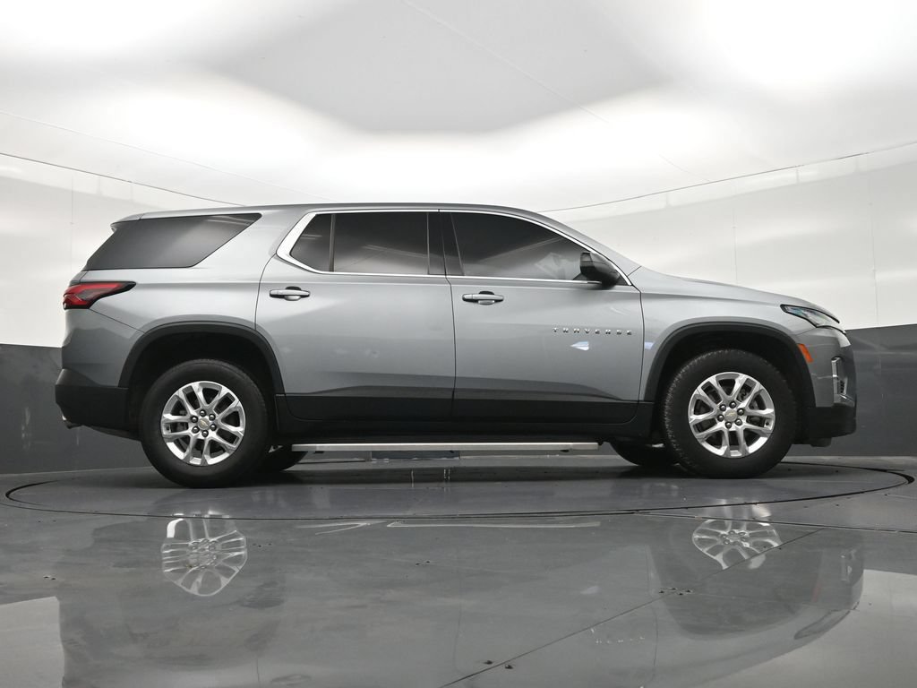Used 2023 Chevrolet Traverse LS FWD image 29