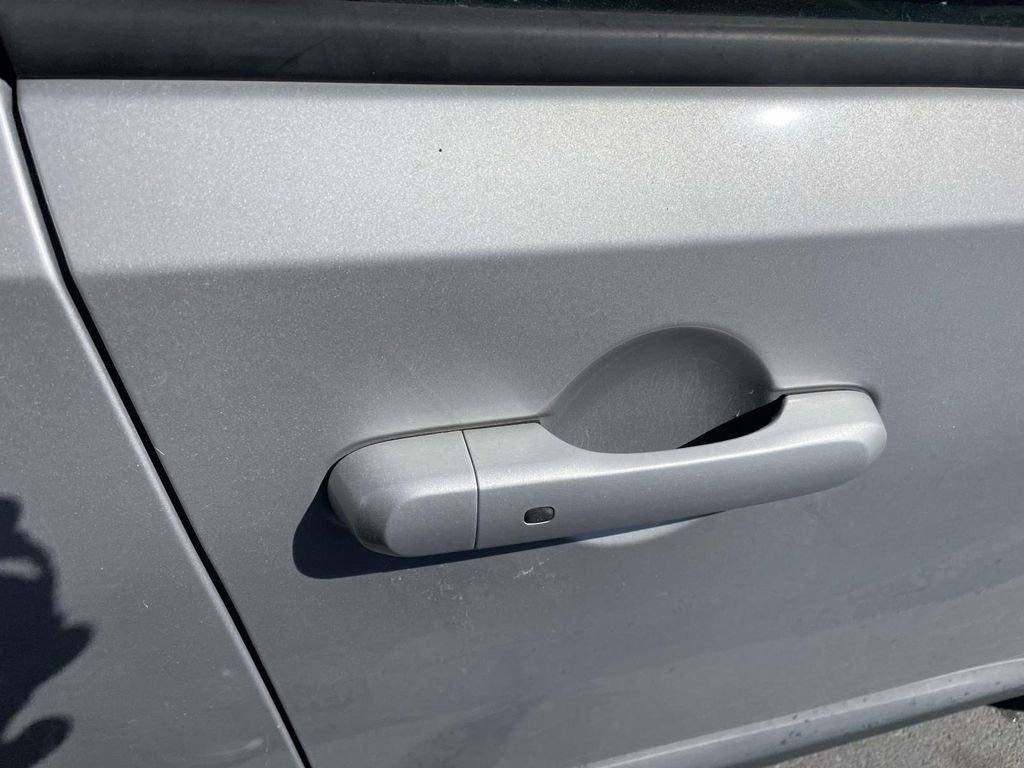 Used 2017 Jeep Renegade Latitude image 37