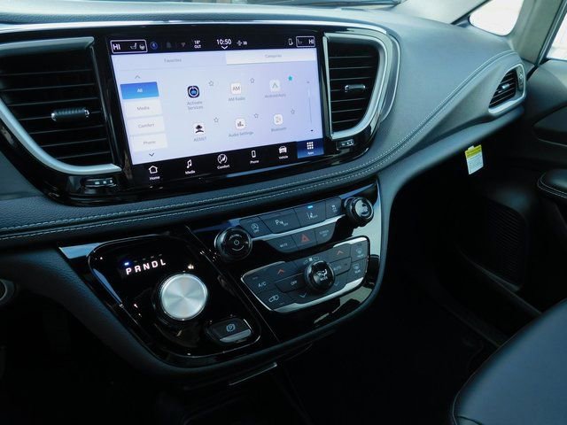 New 2026 Chrysler Pacifica Select image 28
