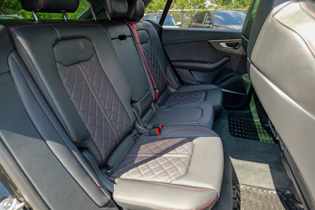 Used 2025 Audi SQ8 Prestige w/ Prestige Package AWD/4WD image 33
