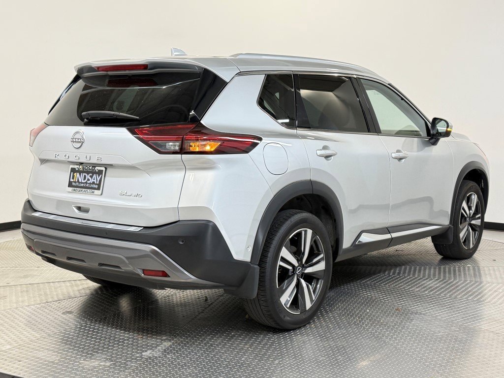 Used 2023 Nissan Rogue SL w/ SL Premium Package image 6