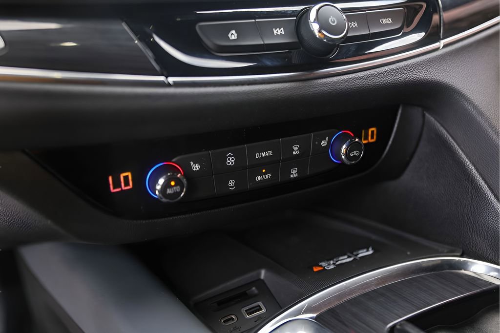 Used 2023 Buick Enclave Essence w/ Sport Touring Edition FWD image 22