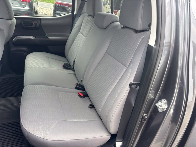 Used 2019 Toyota Tacoma SR5 AWD/4WD image 10