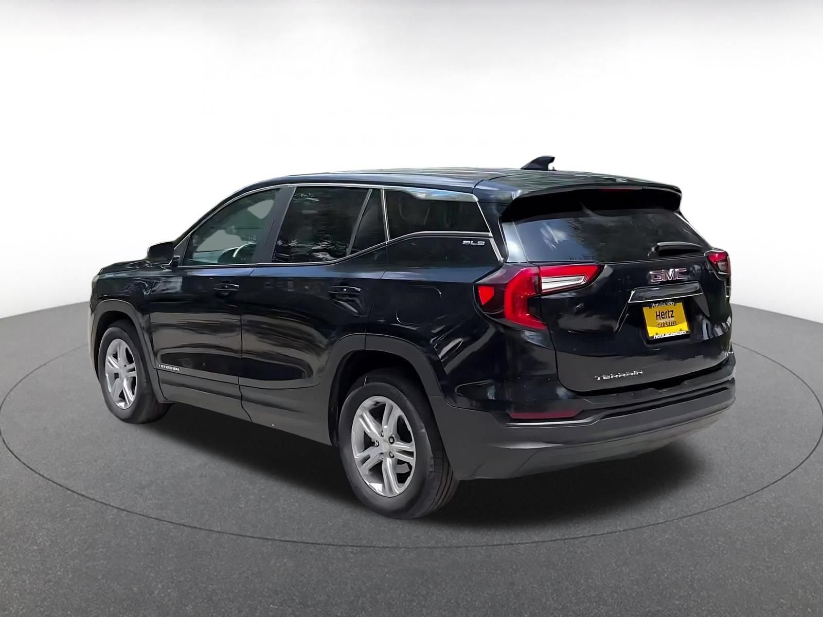 Used 2024 GMC Terrain SLE FWD image 11