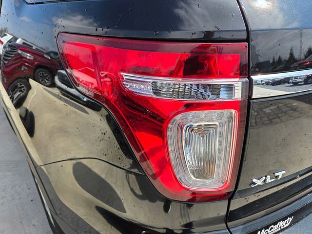 Used 2014 Ford Explorer XLT image 11