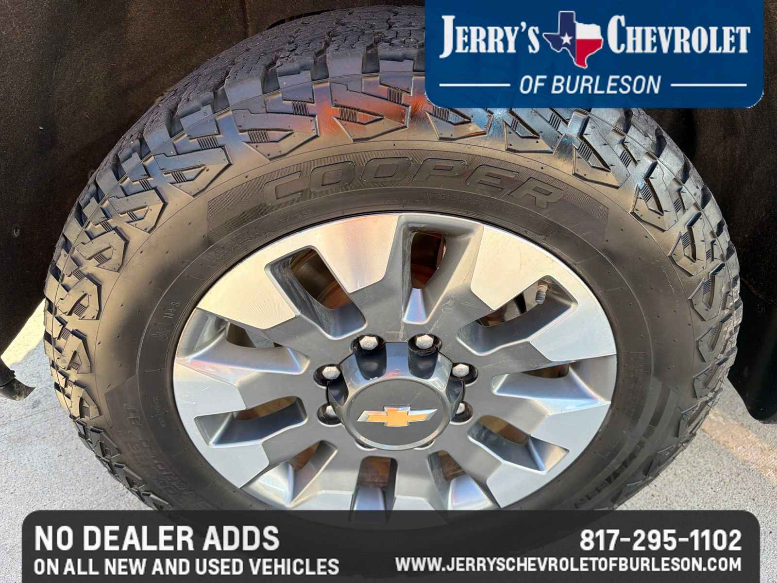 Used 2022 Chevrolet Silverado 2500 Custom w/ Custom Value Package AWD/4WD image 10