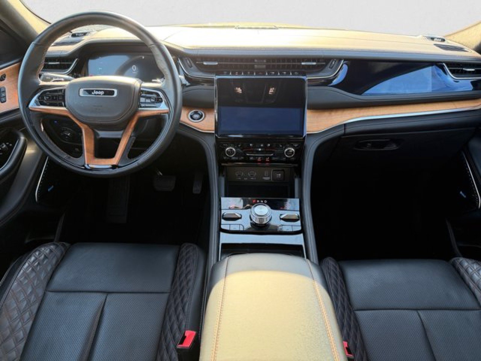 Used 2022 Jeep Grand Cherokee Summit AWD/4WD image 13