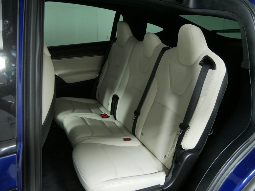 Used 2023 Tesla Model X AWD/4WD image 18