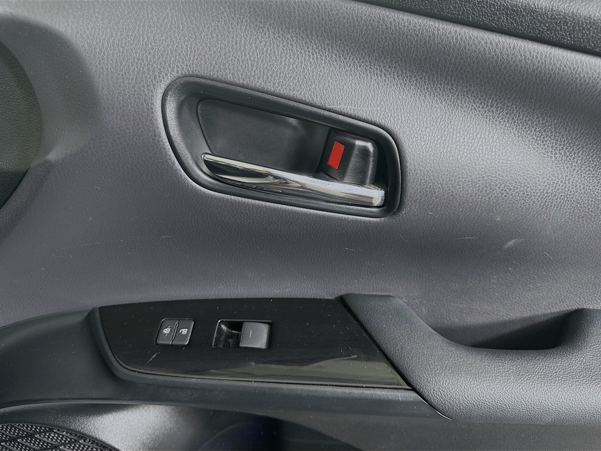 Used 2021 Toyota Prius LE FWD image 31