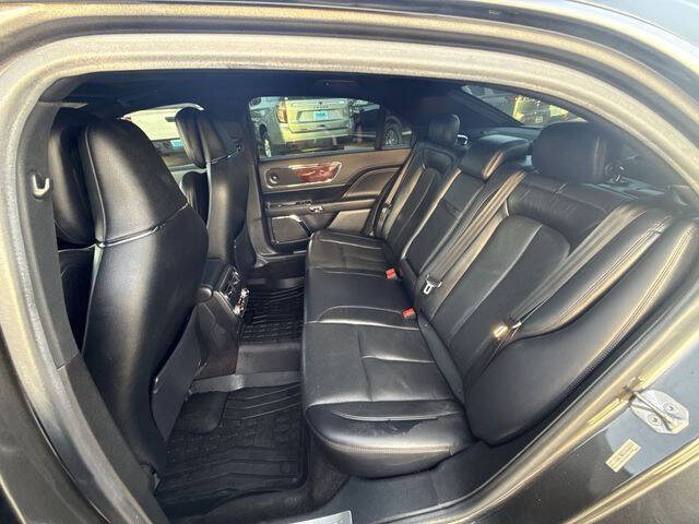 Used 2018 Lincoln Continental Reserve w/ Continental Climate Package FWD image 26