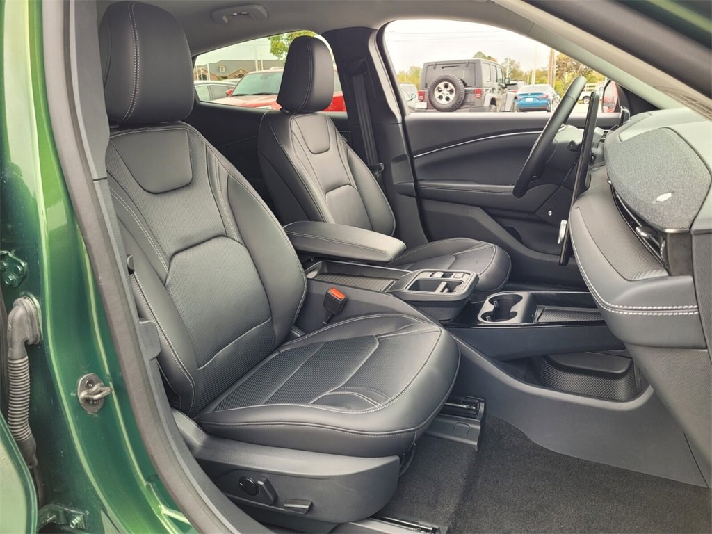 Used 2025 Ford Mustang Mach-E Premium image 11