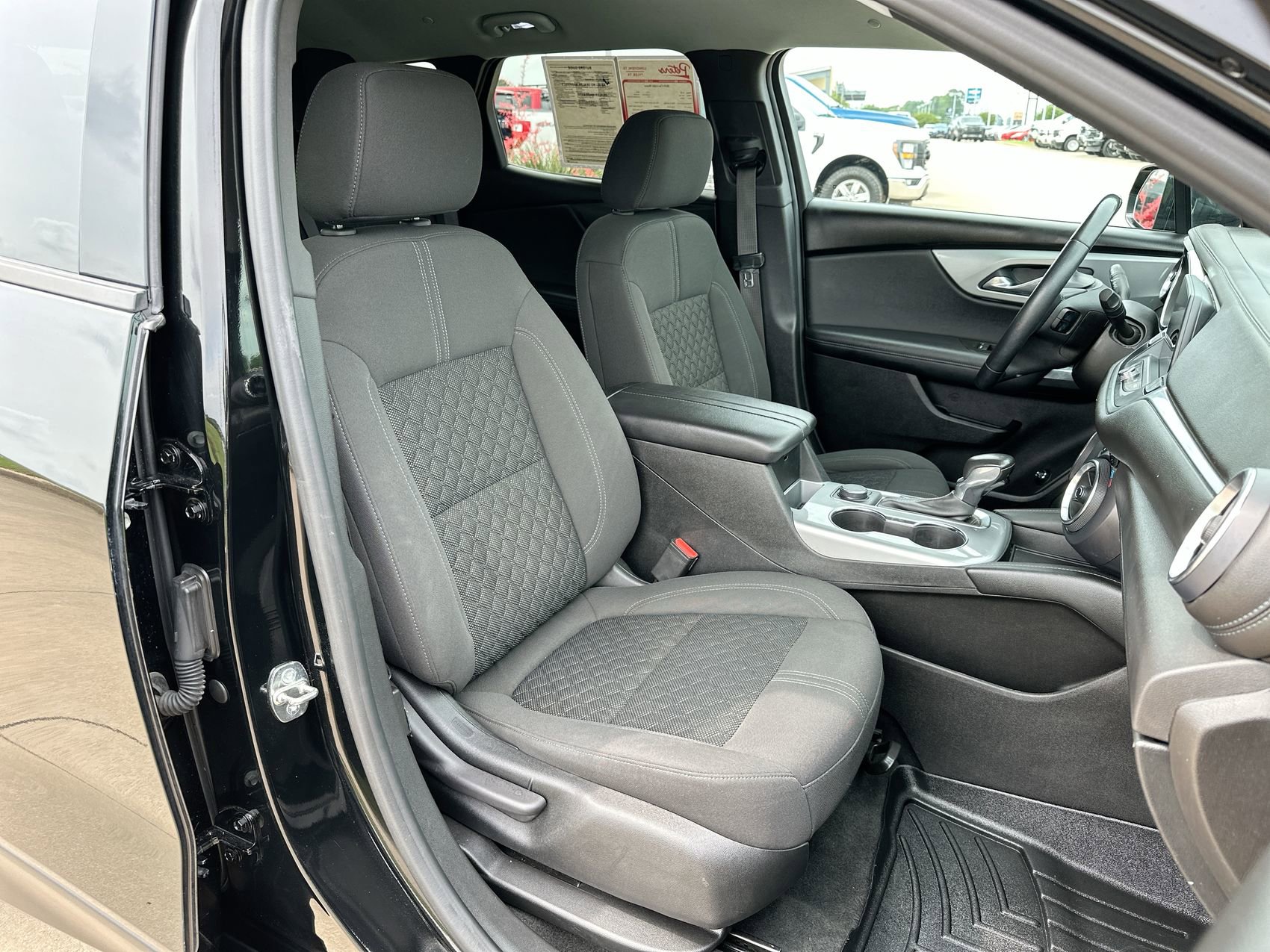 Used 2019 Chevrolet Blazer LT FWD image 23