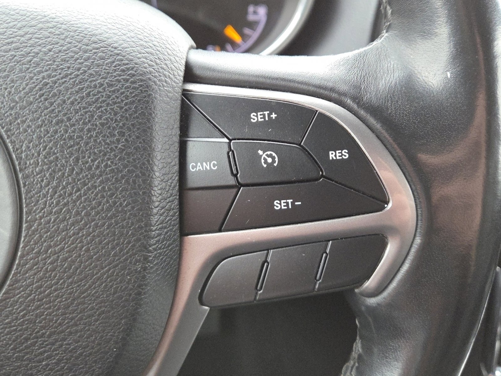 Used 2019 Jeep Grand Cherokee Limited w/ Luxury Group II image 32