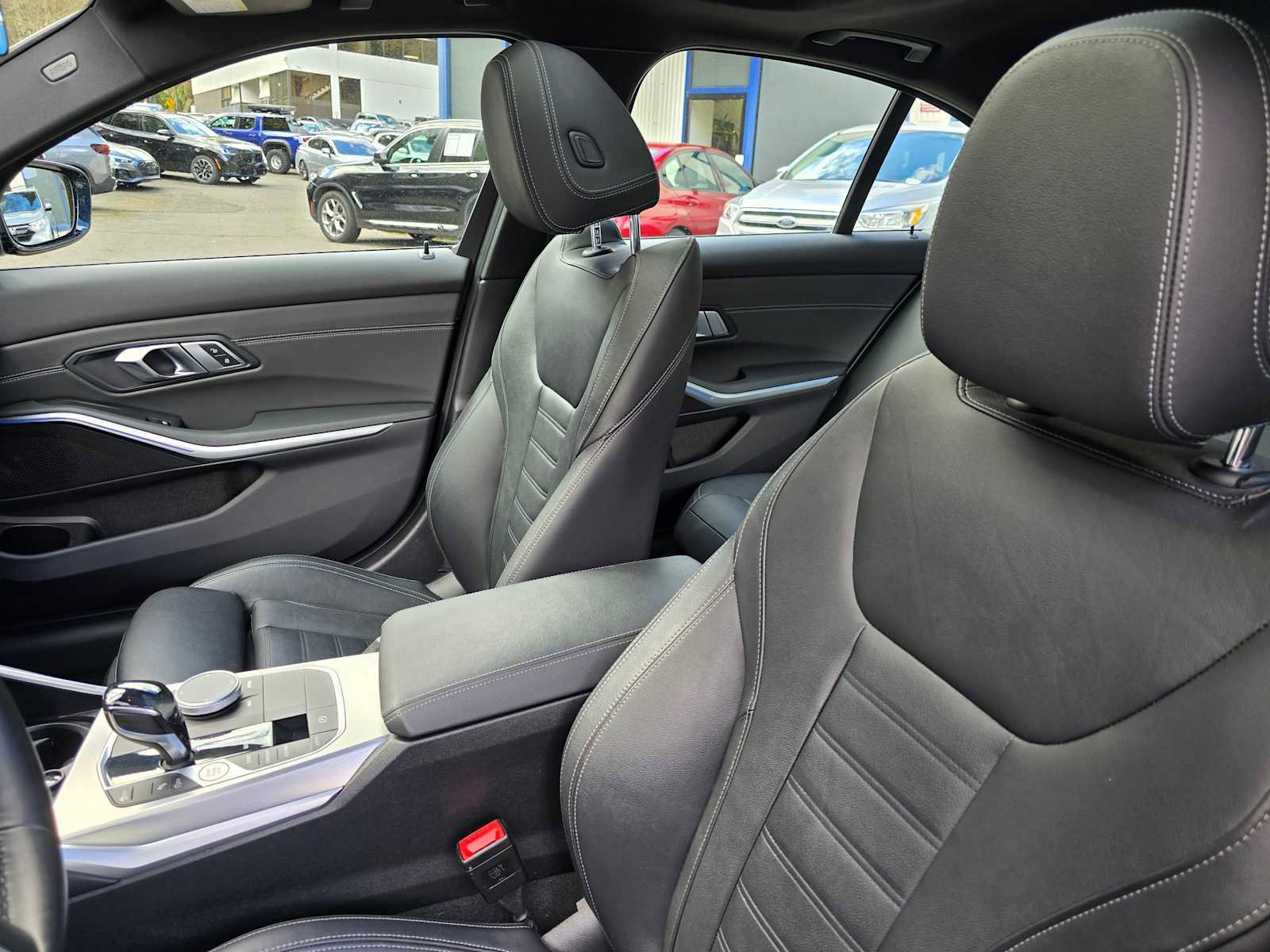 Used 2021 BMW 330i xDrive Sedan w/ M Sport Package image 21