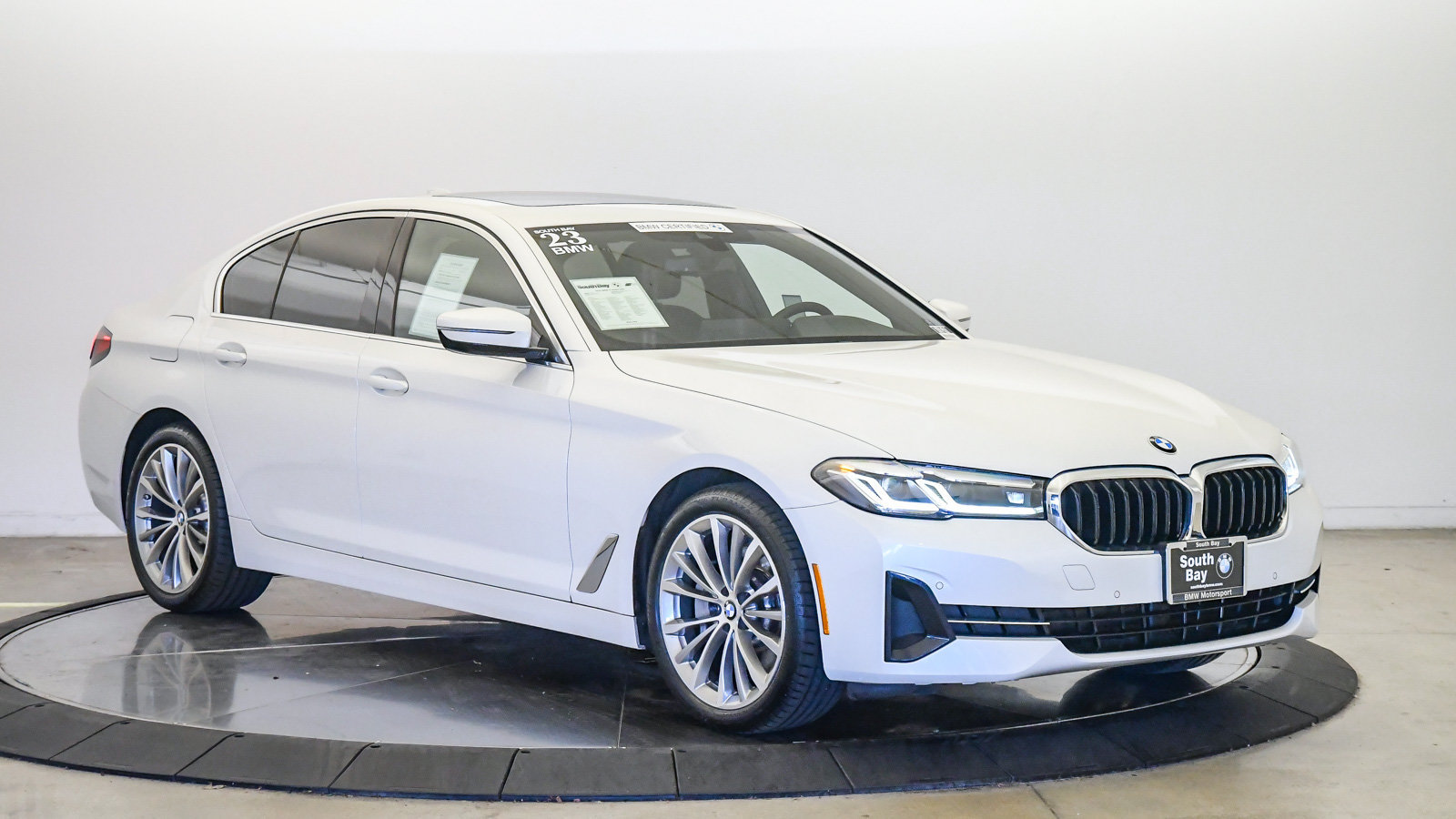 Used 2023 BMW 530i w/ Convenience Package RWD image 6