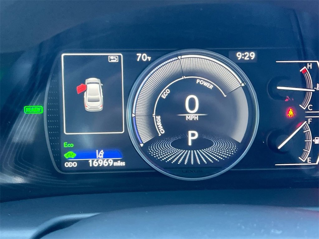 Certified 2023 Lexus ES 300h w/ Premium Package image 14