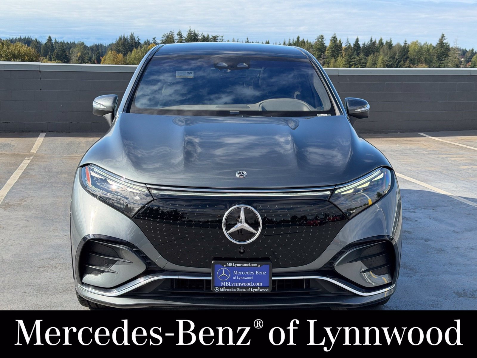 Used 2023 Mercedes-Benz EQS 580 4MATIC SUV image 2