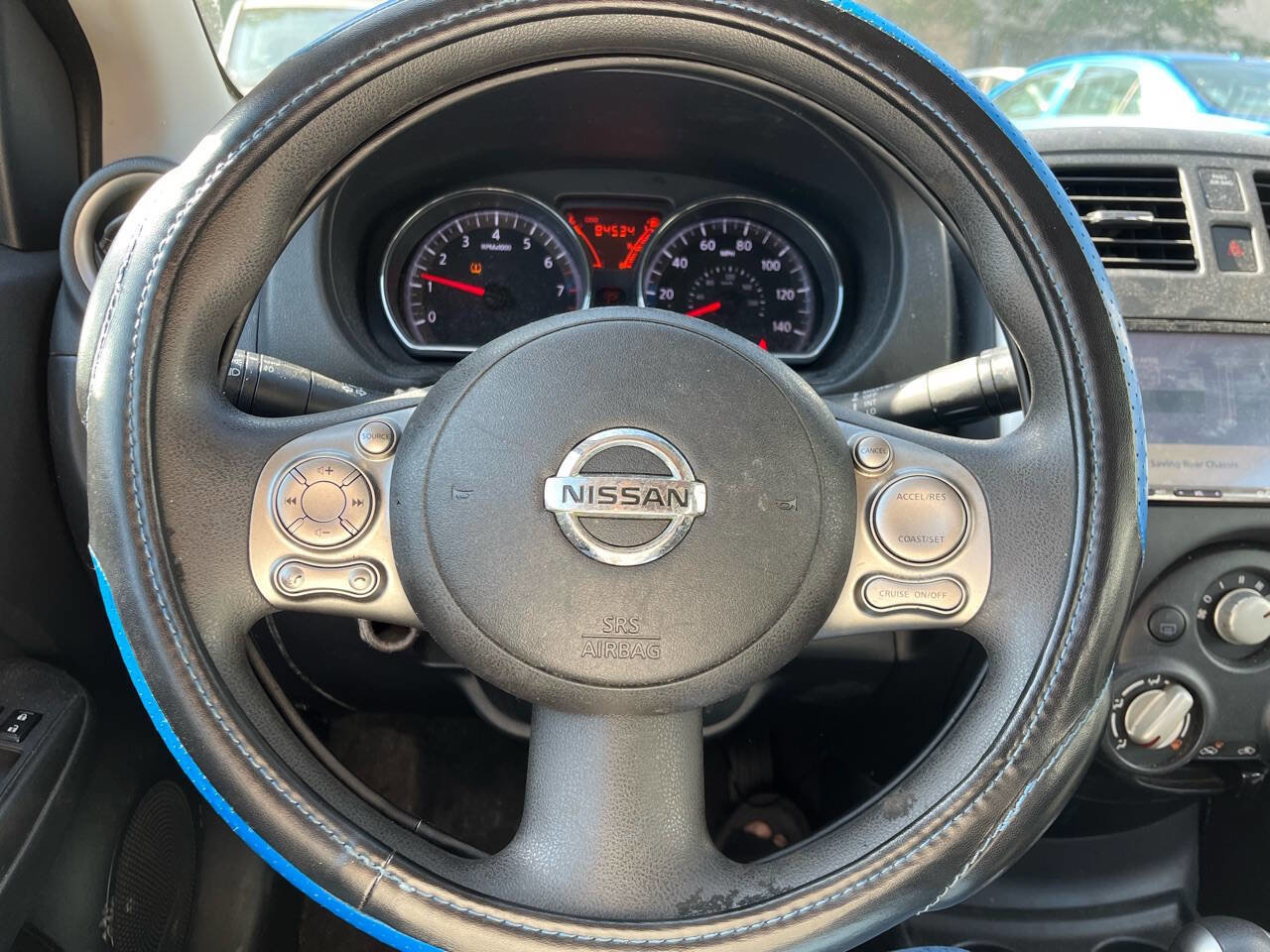 Used 2014 Nissan Versa SL w/ Tech Package image 11