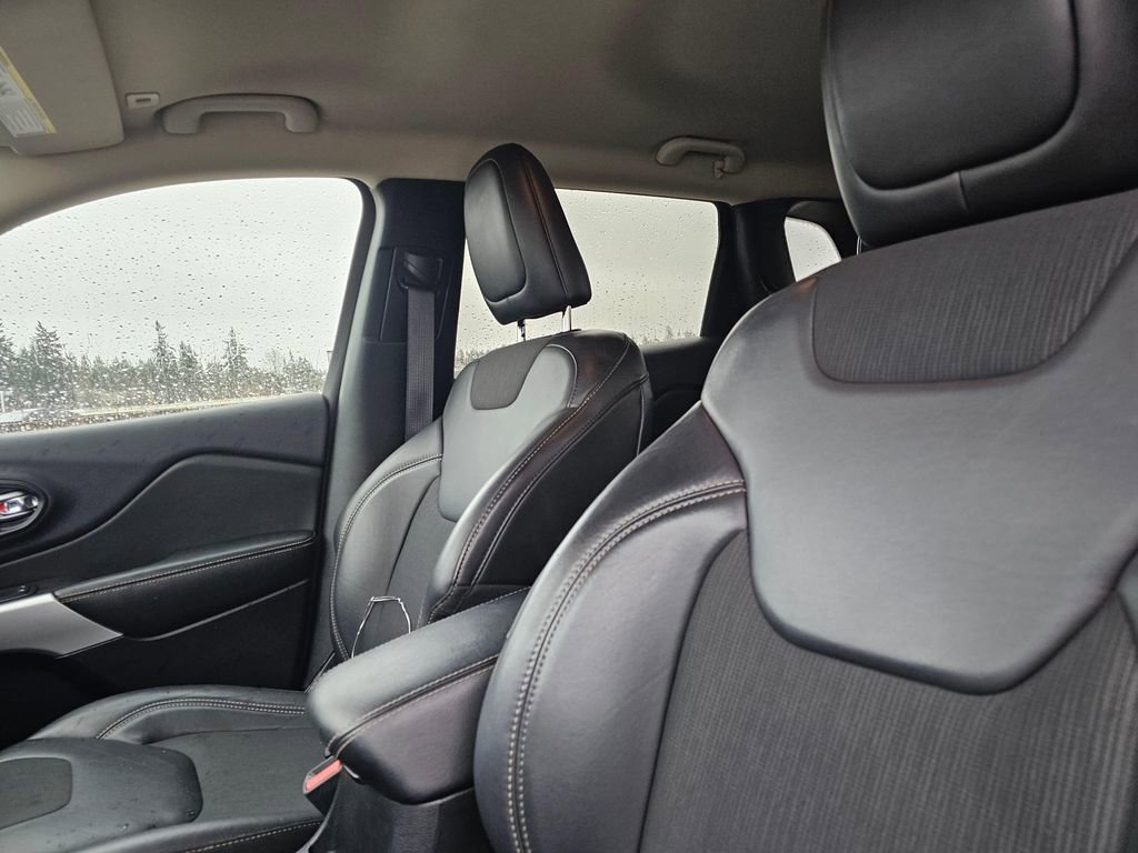 Used 2018 Jeep Cherokee Latitude Plus w/ Cold Weather Group image 25